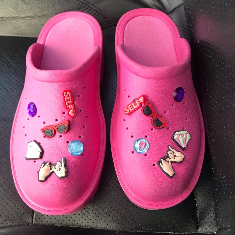 Kids Pink Crocs with Fun Charms size 6